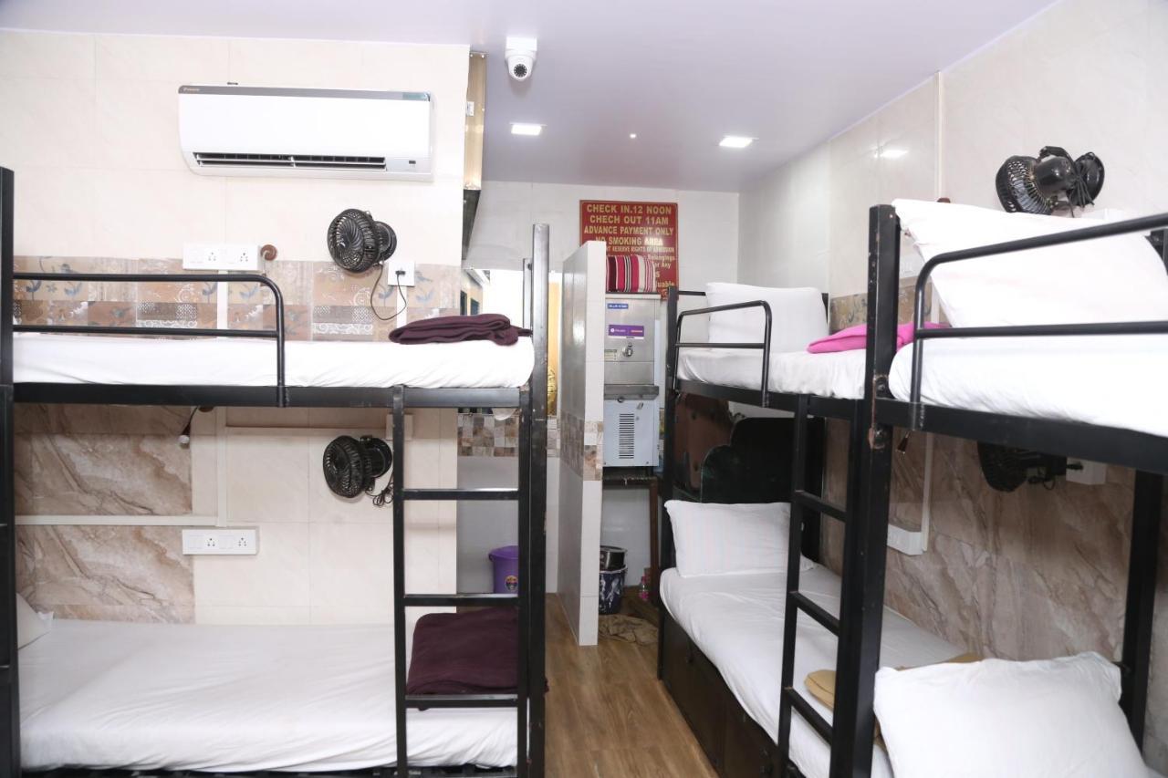 New Super Dormitory Bombay Esterno foto