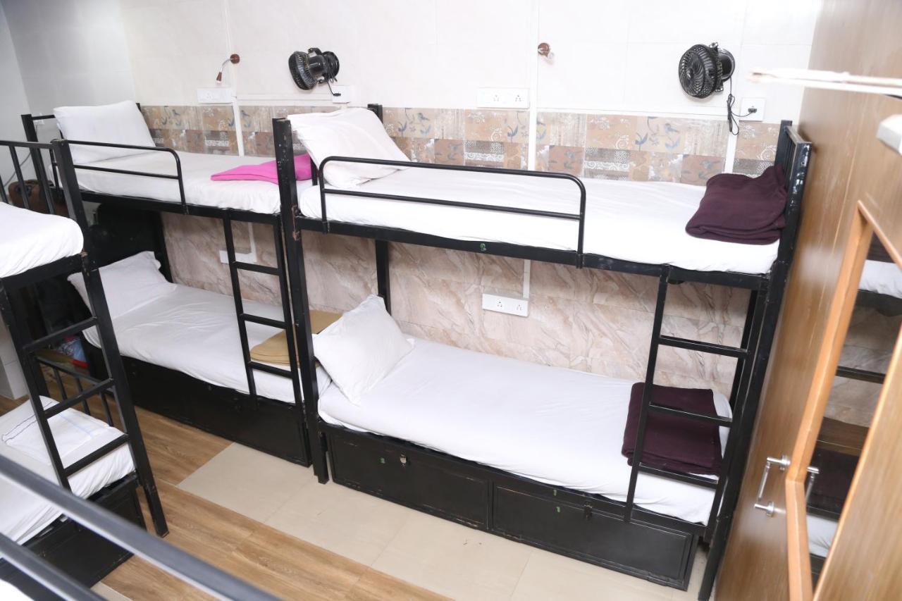 New Super Dormitory Bombay Esterno foto