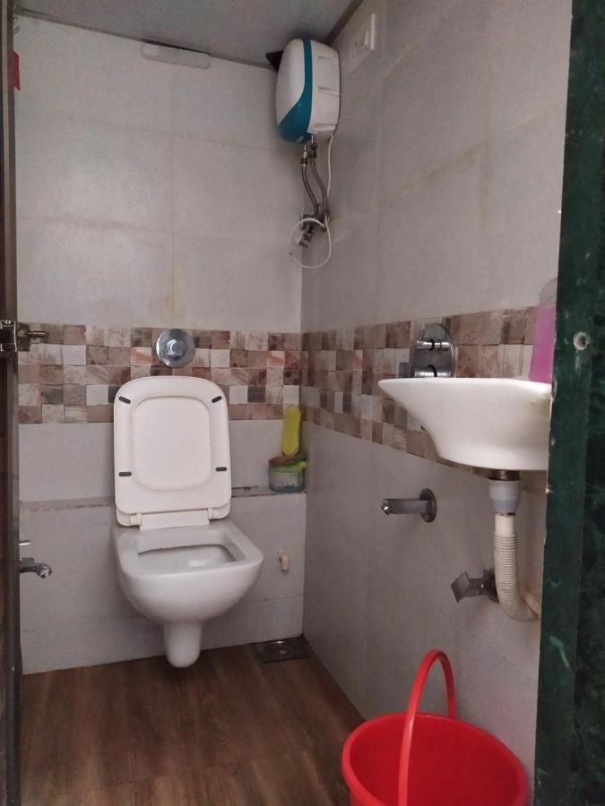 New Super Dormitory Bombay Esterno foto