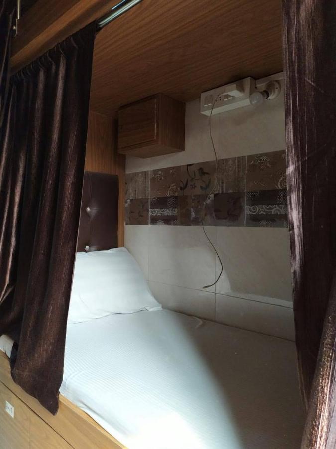 New Super Dormitory Bombay Esterno foto
